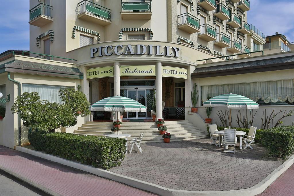 Hotel Piccadilly Λίντο ντι Καμαϊόρε Εξωτερικό φωτογραφία